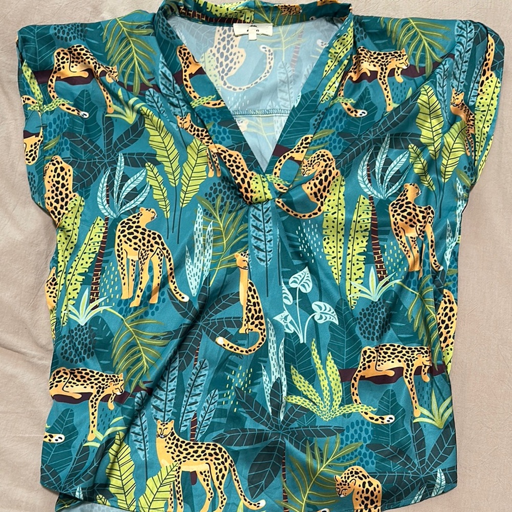 Entro Yellow and Green Jungle Cheetah Graphic Cap Sleeve Blouse